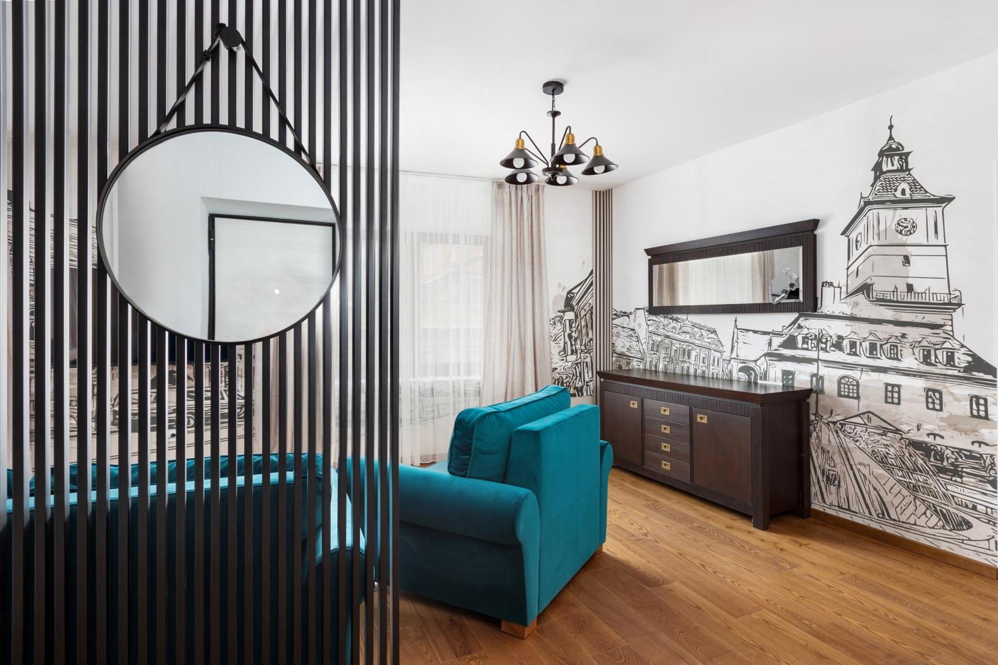 Peak Aparthotel - Old Town - By Cityhost Brasov Exterior photo
