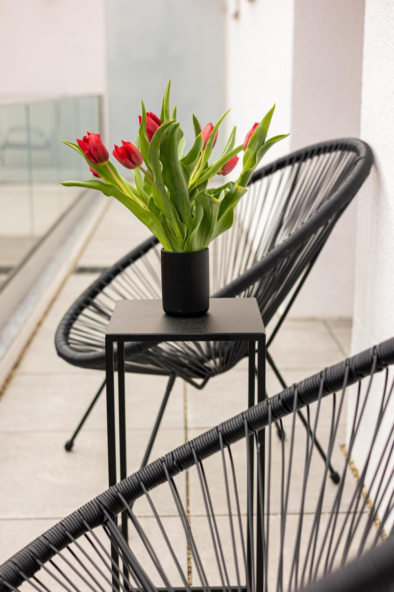 Peak Aparthotel - Old Town - By Cityhost Brasov Exterior photo